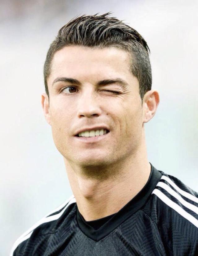 B席：瓜帅每年都会改变，谢尔基能传99%的球员传不出的球（B席：瓜迪奥拉每年都在进化，谢尔基能送出99%球员做不到的传球）