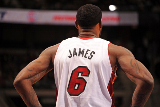 意媒：尤文想签下一名组织型中场，正关注埃尔切的门多萨（意媒称尤文盯上埃尔切中场门多萨，欲补强组织型中场）